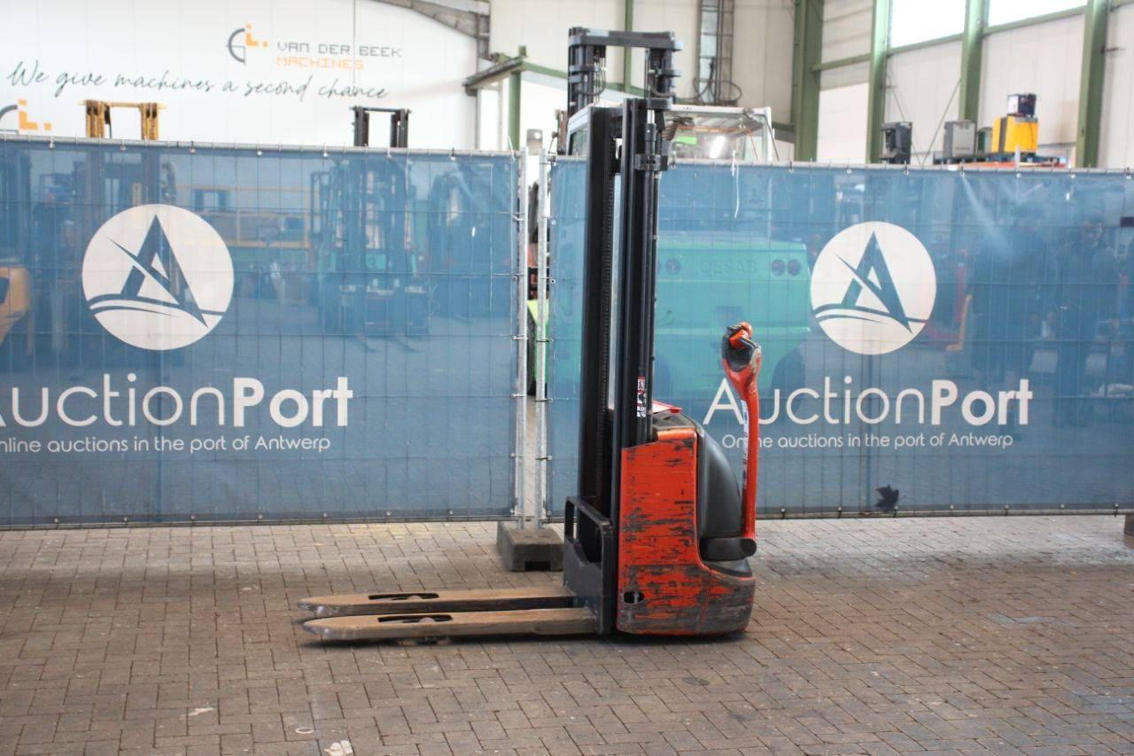 Stacker Linde L12 Electric 1200kg 2.53m 2017 image