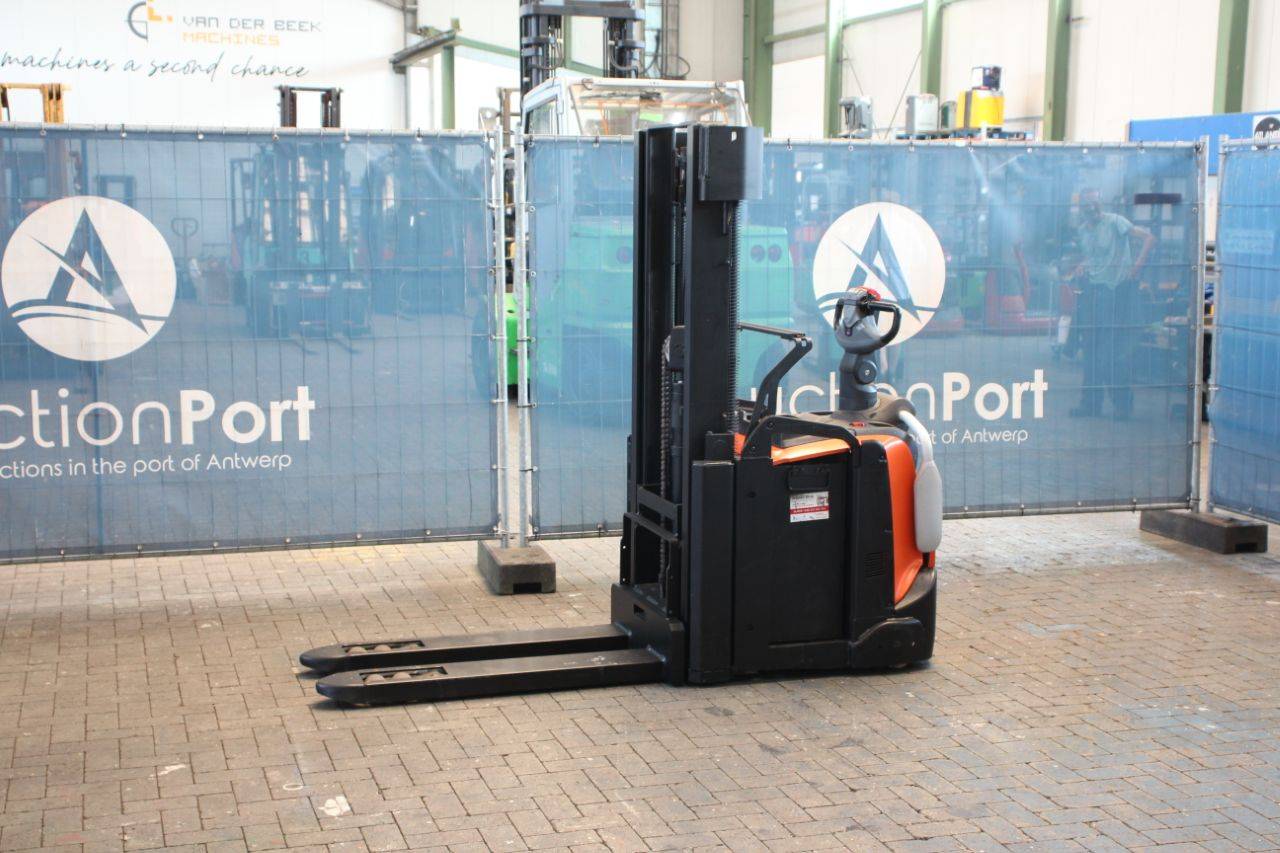 Stacker BT SPE200L Electric 2000kg 2016 image