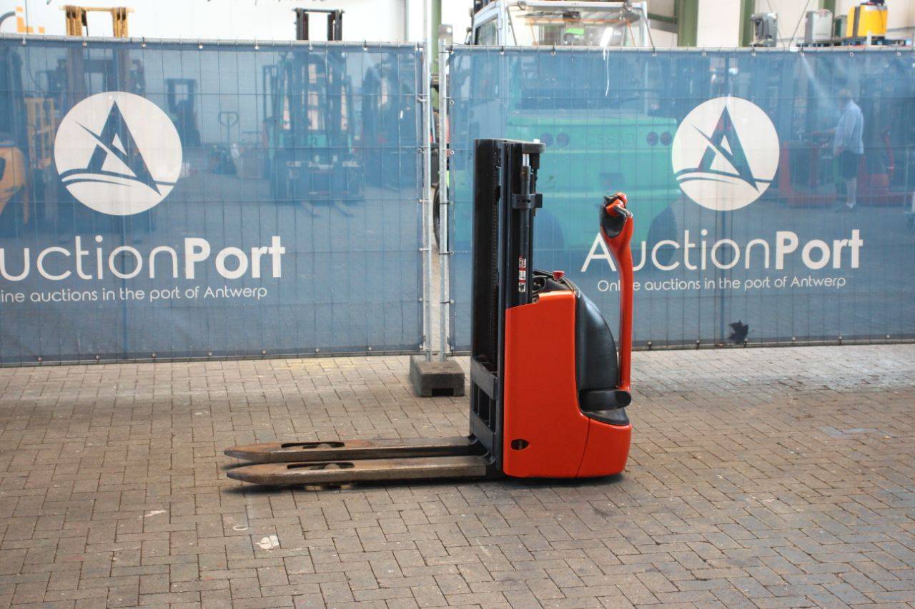 Stacker Linde L10 Electric 1000kg 2..0m 2013 image