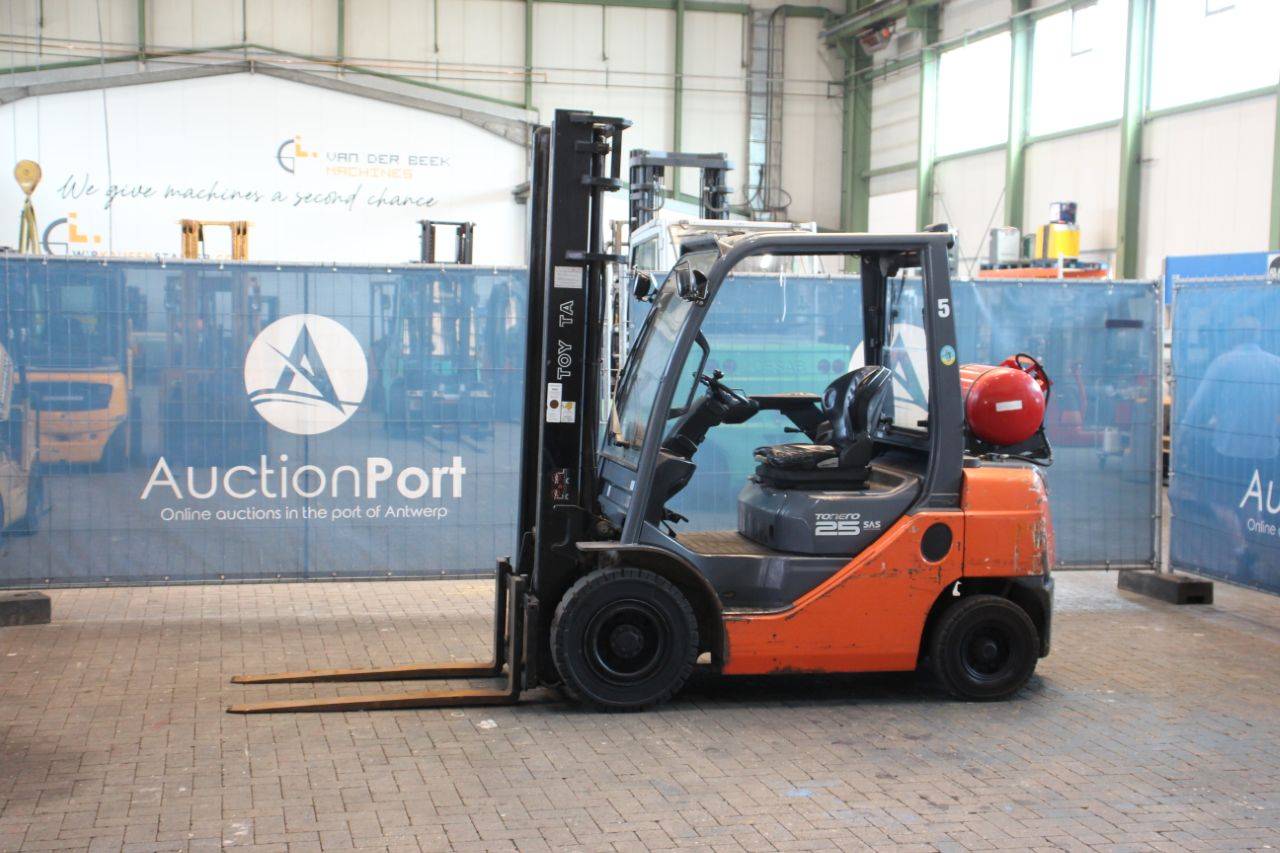 Forklift Toyota 4Y ECS LPG 2500kg 4.0m 2009 image