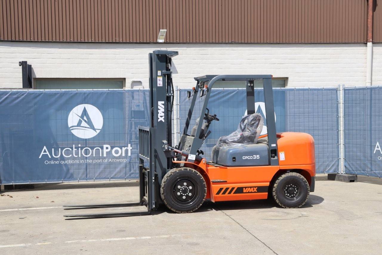 Forklift VMAX CPCD35 Diesel 3500kg 5.5m 2025 New image