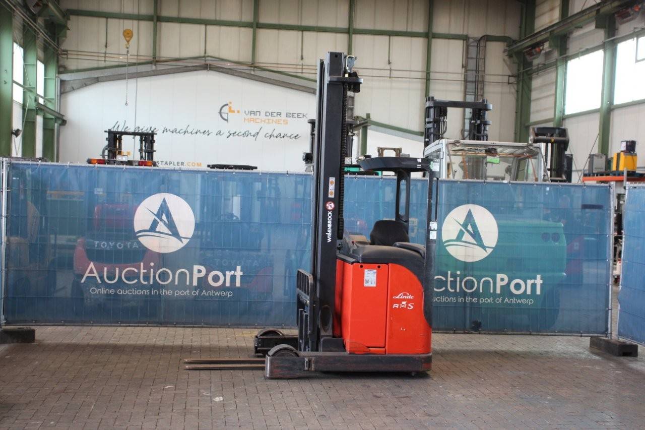 Reach truck Linde R14S Electric 1400kg 7.29m 2005 image
