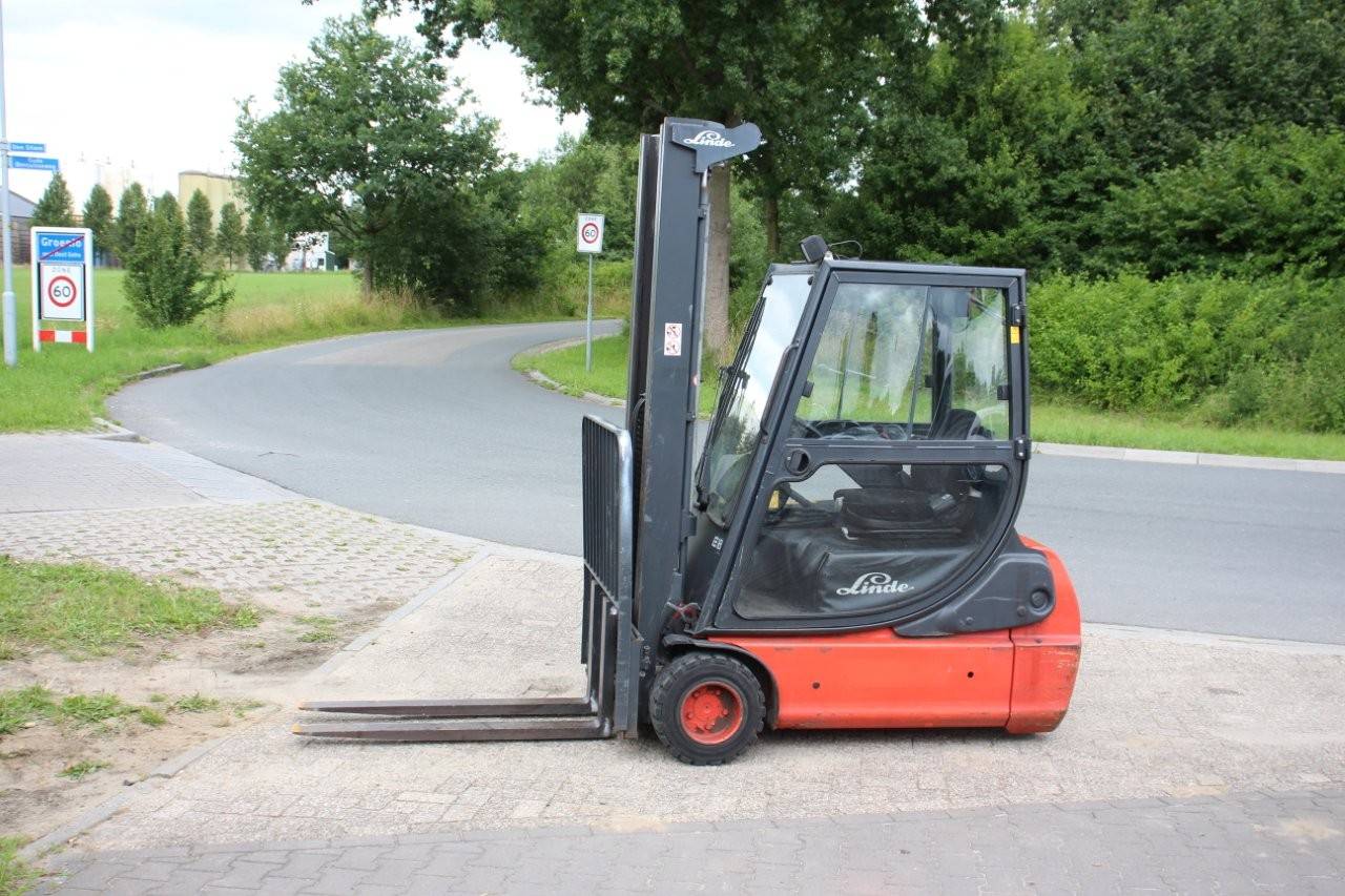 Forklift Linde E18C-02 Electric 1800kg 6.0m 2002 image