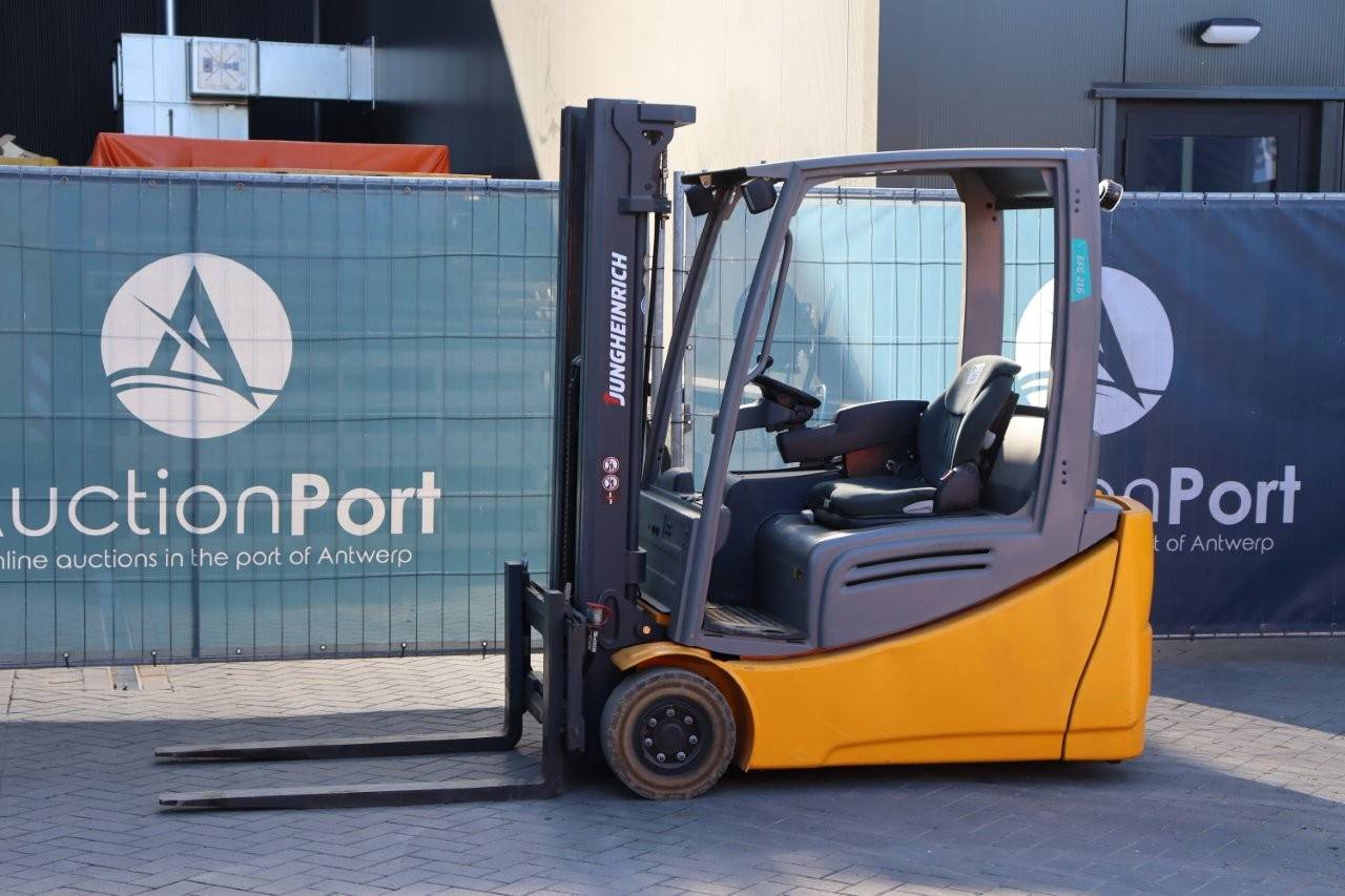 Forklift Jungheinrich EFG 216 Electric 1600kg 4.5m 2016 image