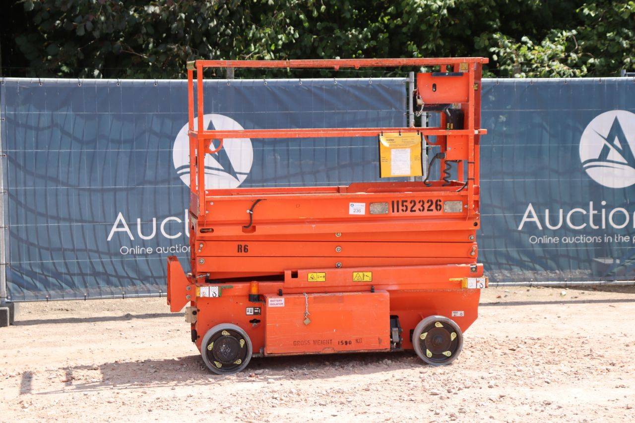 JLG R6 Electric Scissor Lift 7.79m 2015 image