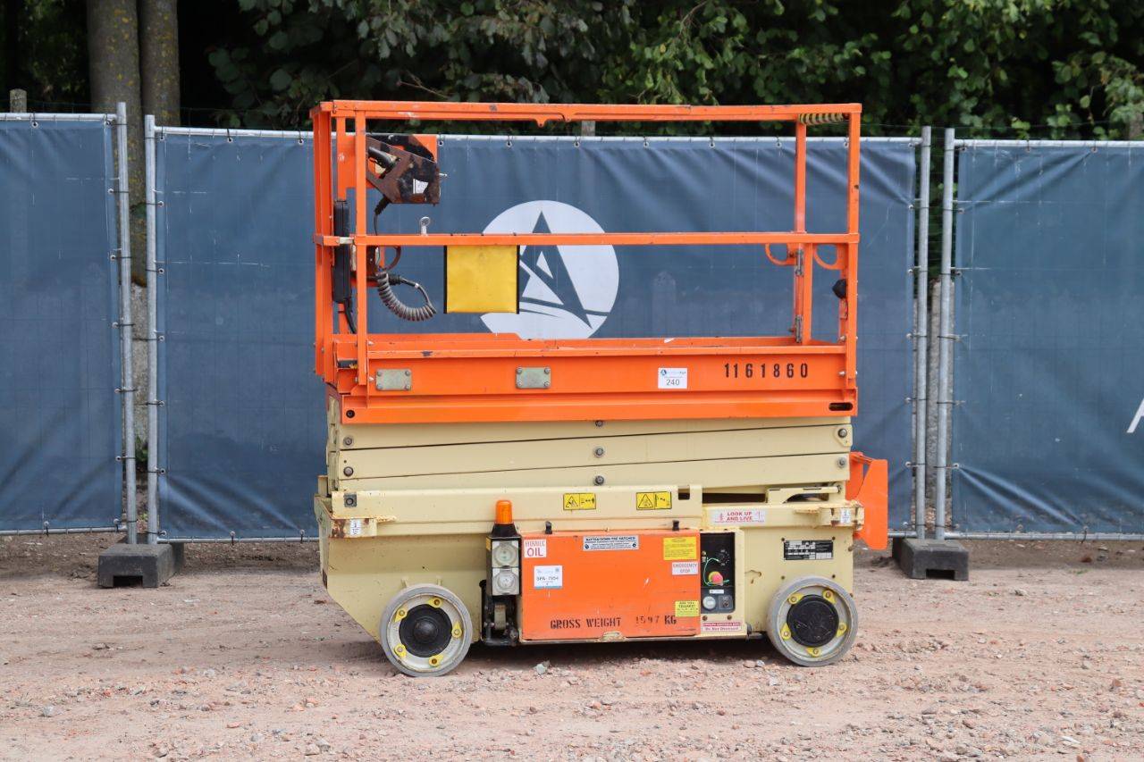 JLG R6 Electric Scissor Lift 7.64m 2015 image