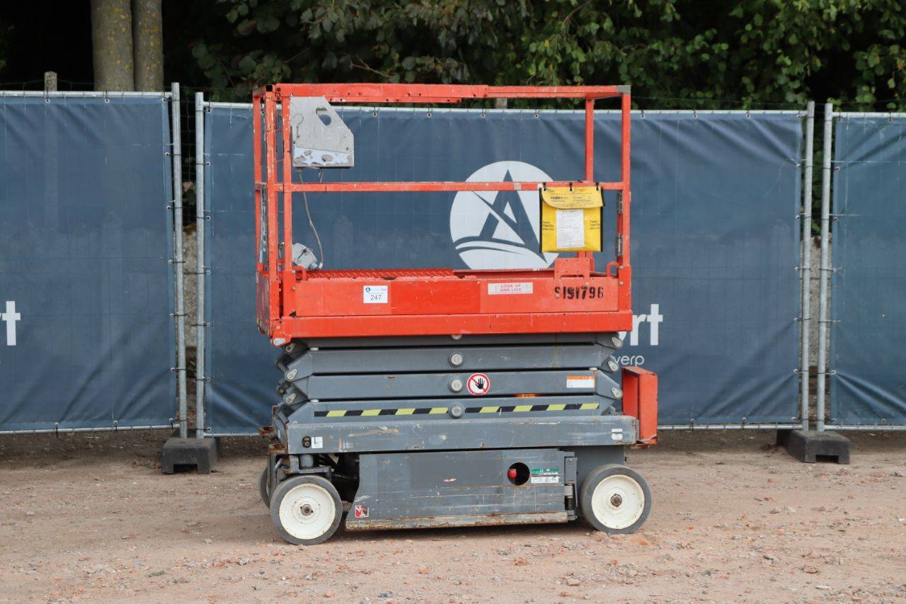 Scissor Lift Genie SJIII 3219 Electric 2014 image