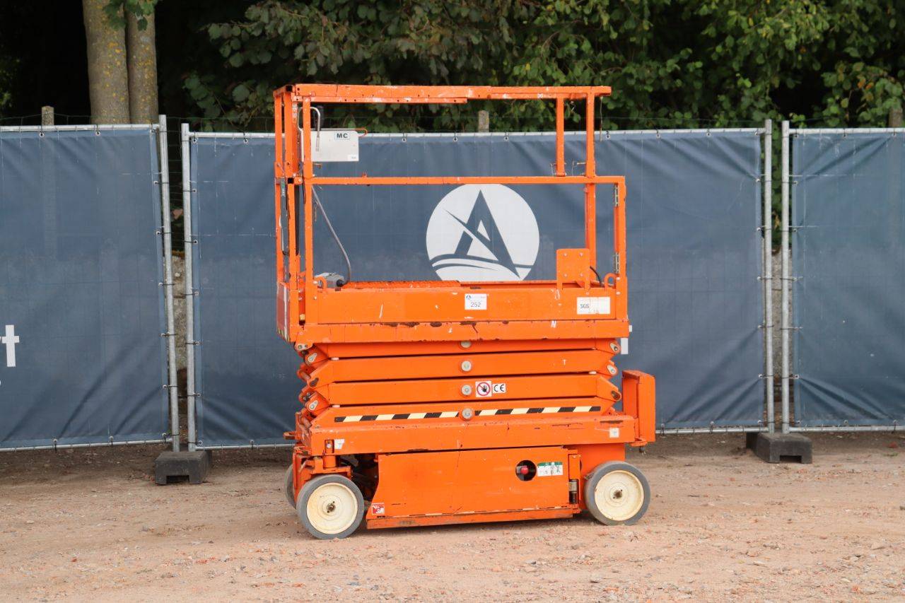 Scissor lift Skyjack SJ3219 Electric 7.47m image