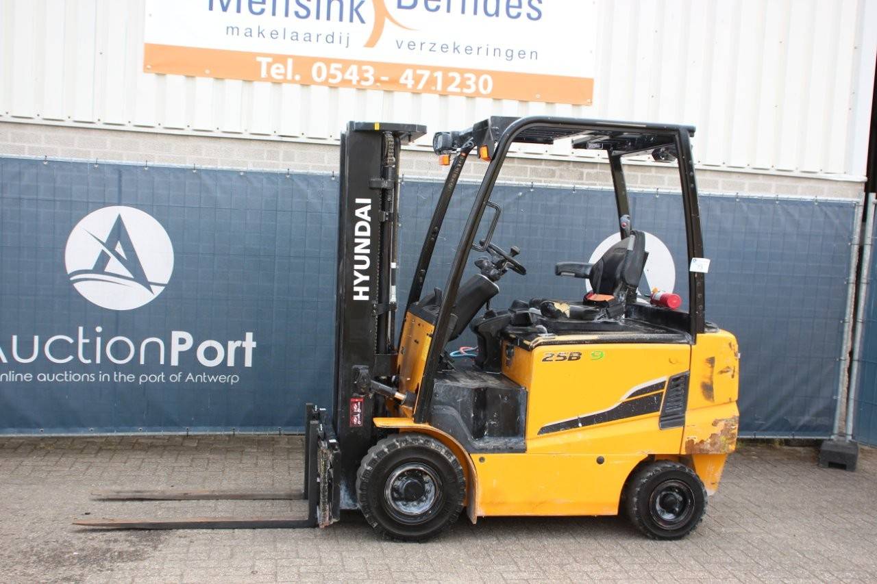 Hyundai 25B-9 Electric Forklift 2500kg 3.3m 2019 image
