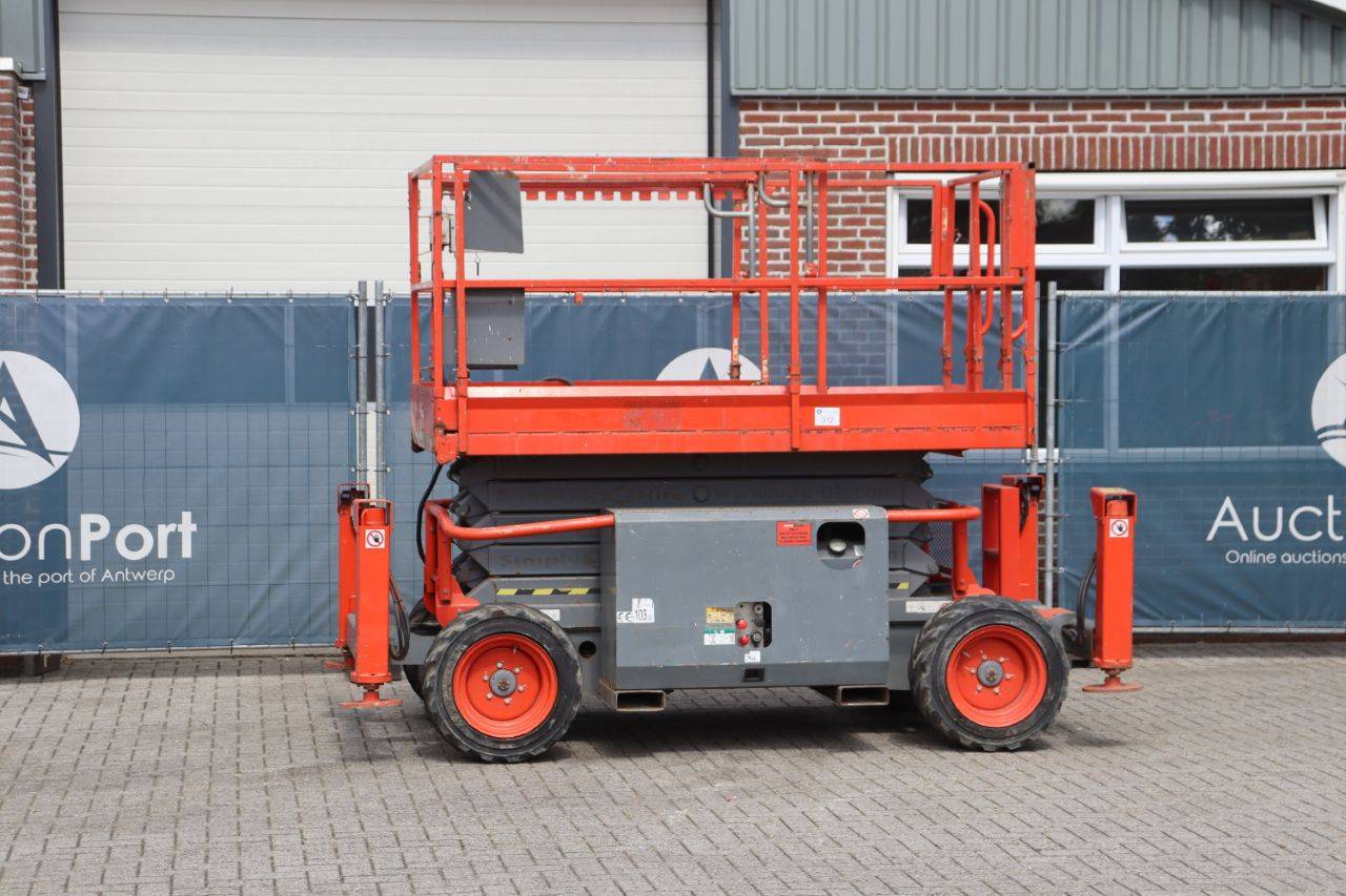 Scissor lift Skyjack SJ 6832RT Diesel 11.75m 2013 image