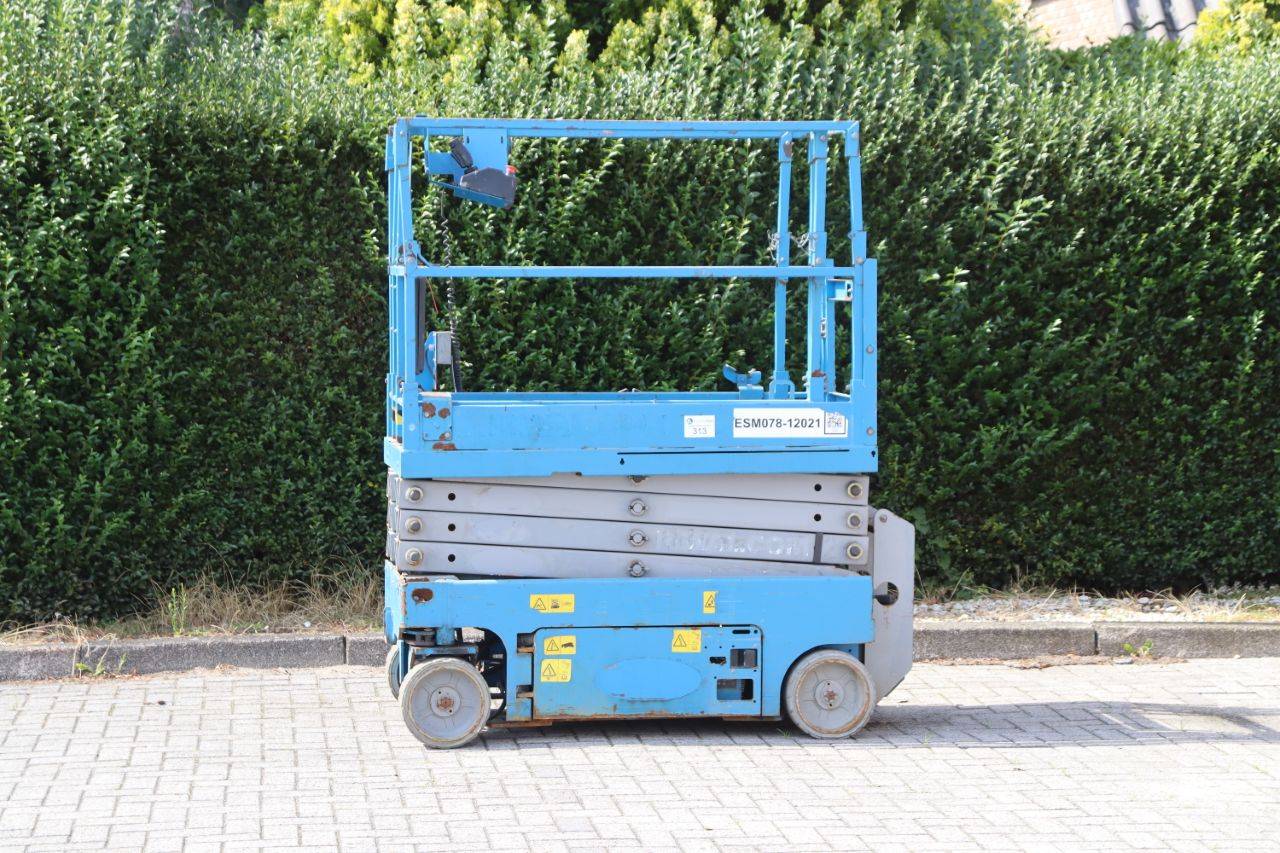 Scissor lift Genie GS 1932 Electric 7.80m 2012 image