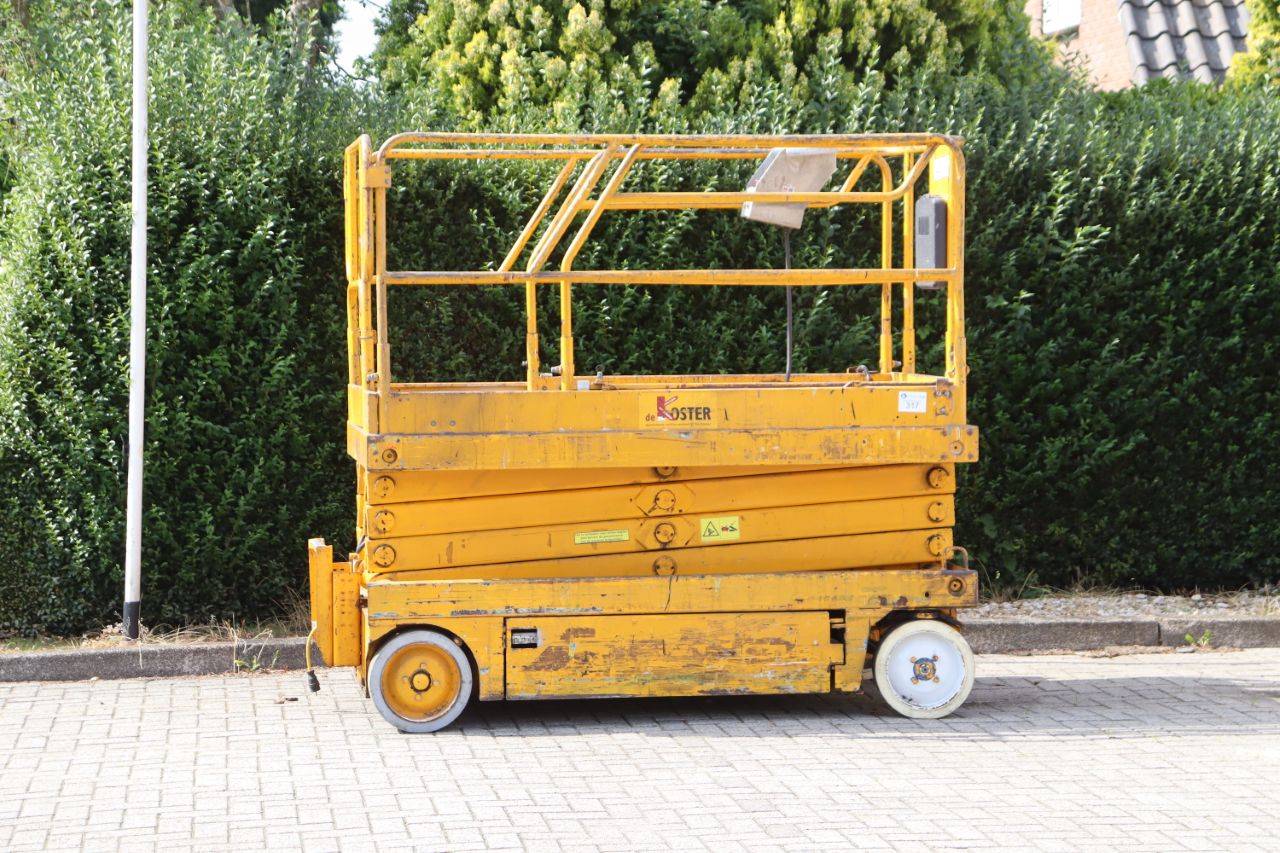Scissor Lift Upright X26 Electric 10.0m 1999 image