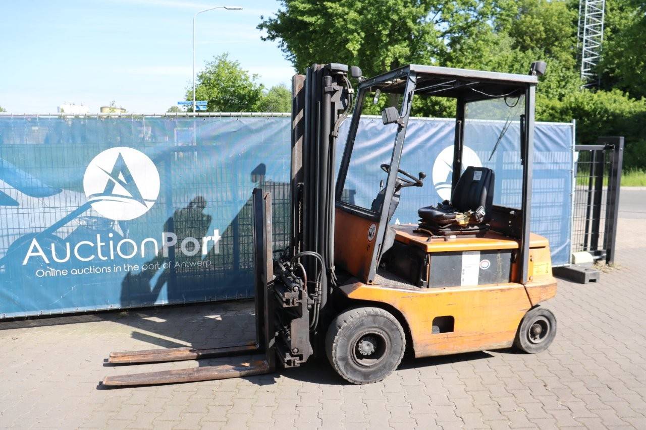 Forklift Still Electric image