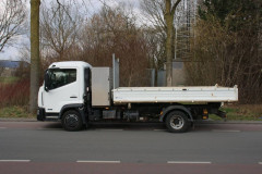 Flatbed truck Nissan NT500 Diesel