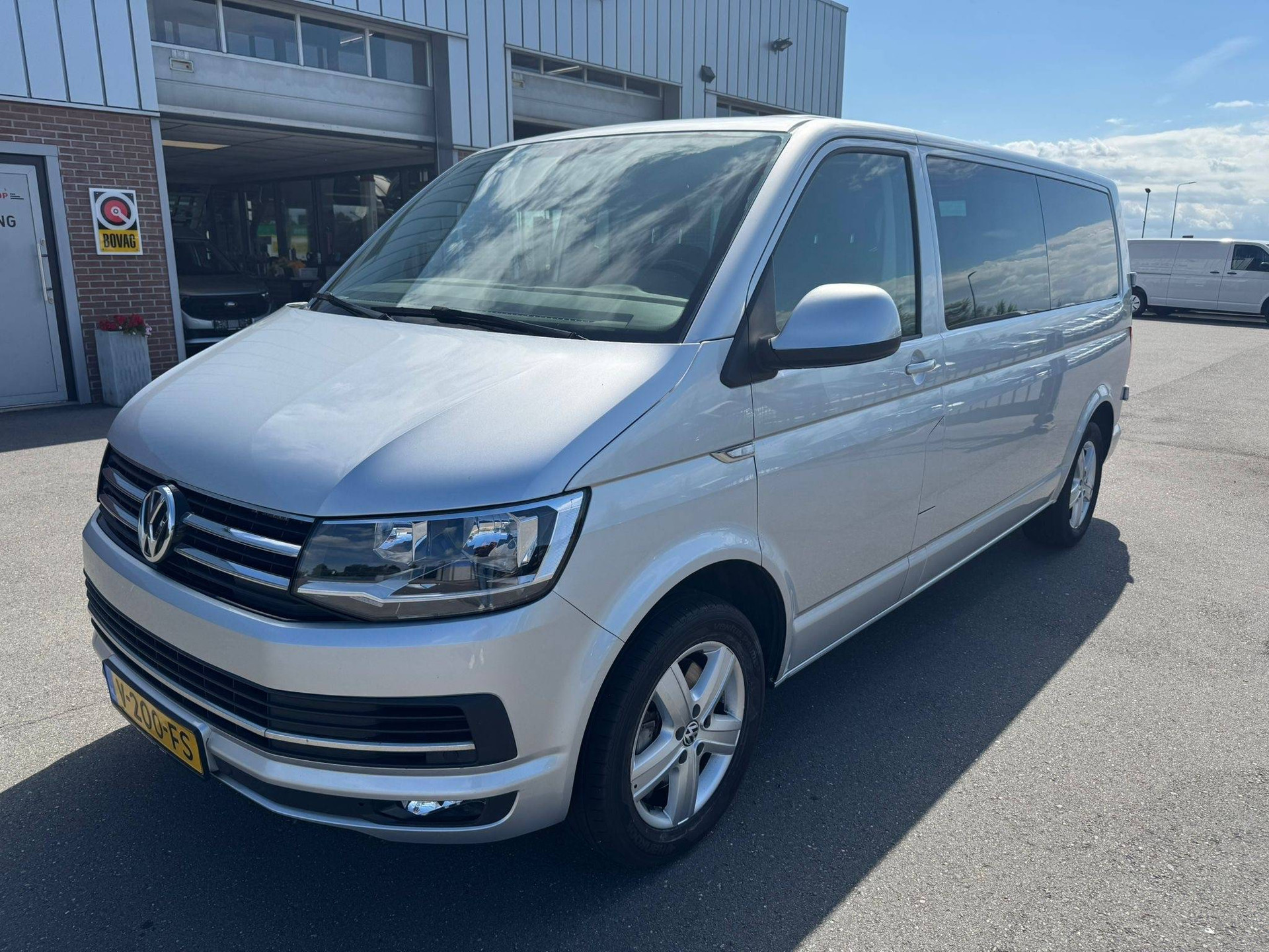 Volkswagen Transporter TDI Highline Diesel 2017 image