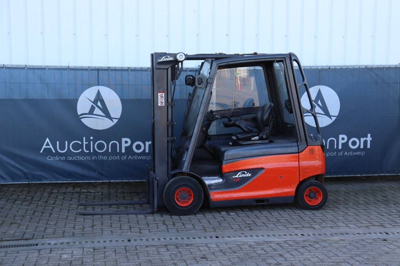 Forklift Linde E25L-01 Electric 2500kg 4.7m 2014 image