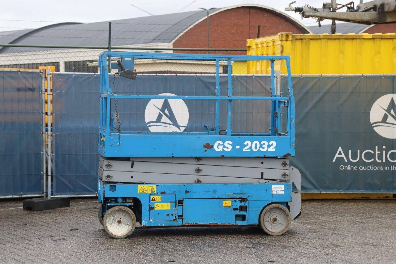 Genie GS-2032 Electric Scissor Lift 8.1m 2016 image