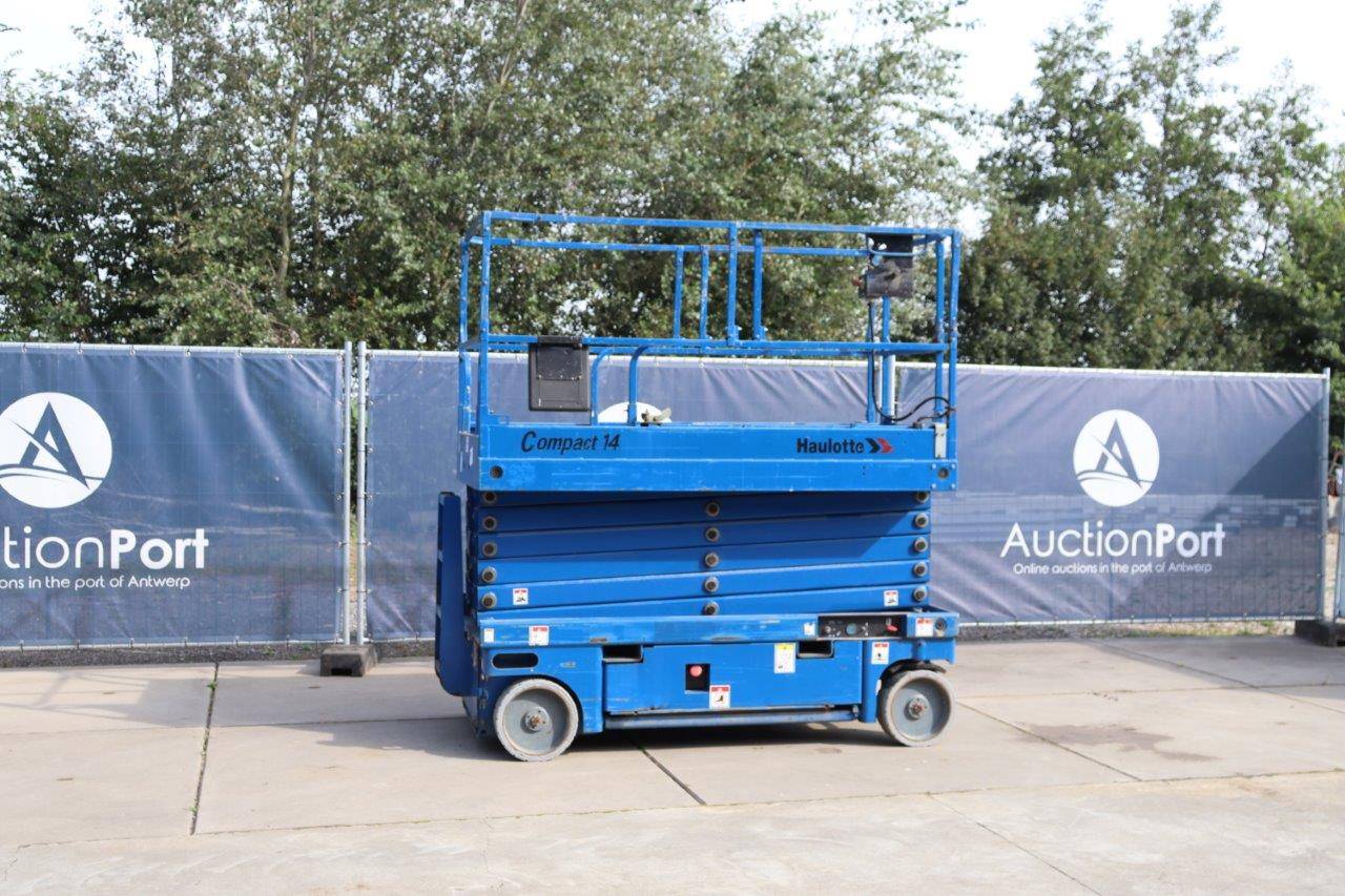 Scissor lift Haulotte Compact 14 Electric 350kg 13.8m 2010   image