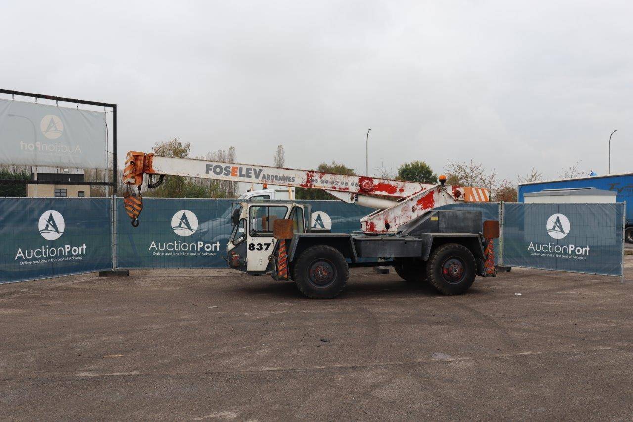 Lorain LRT110-TYP I Diesel Crane 7500kg 1989 image
