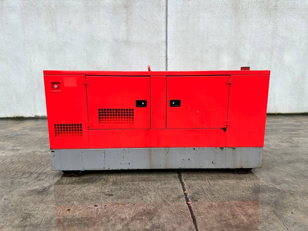 Generator Gesan DPS100 Diesel 110kVA 2005 image