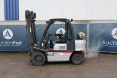 Forklift Nissan 30 LPG 2850kg