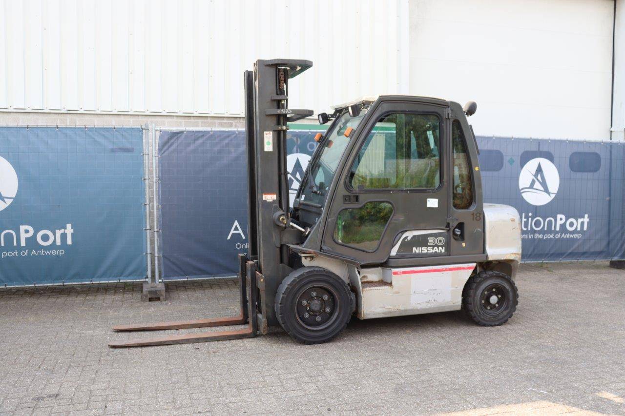 Forklift Nissan 30 Electric 3000kg image