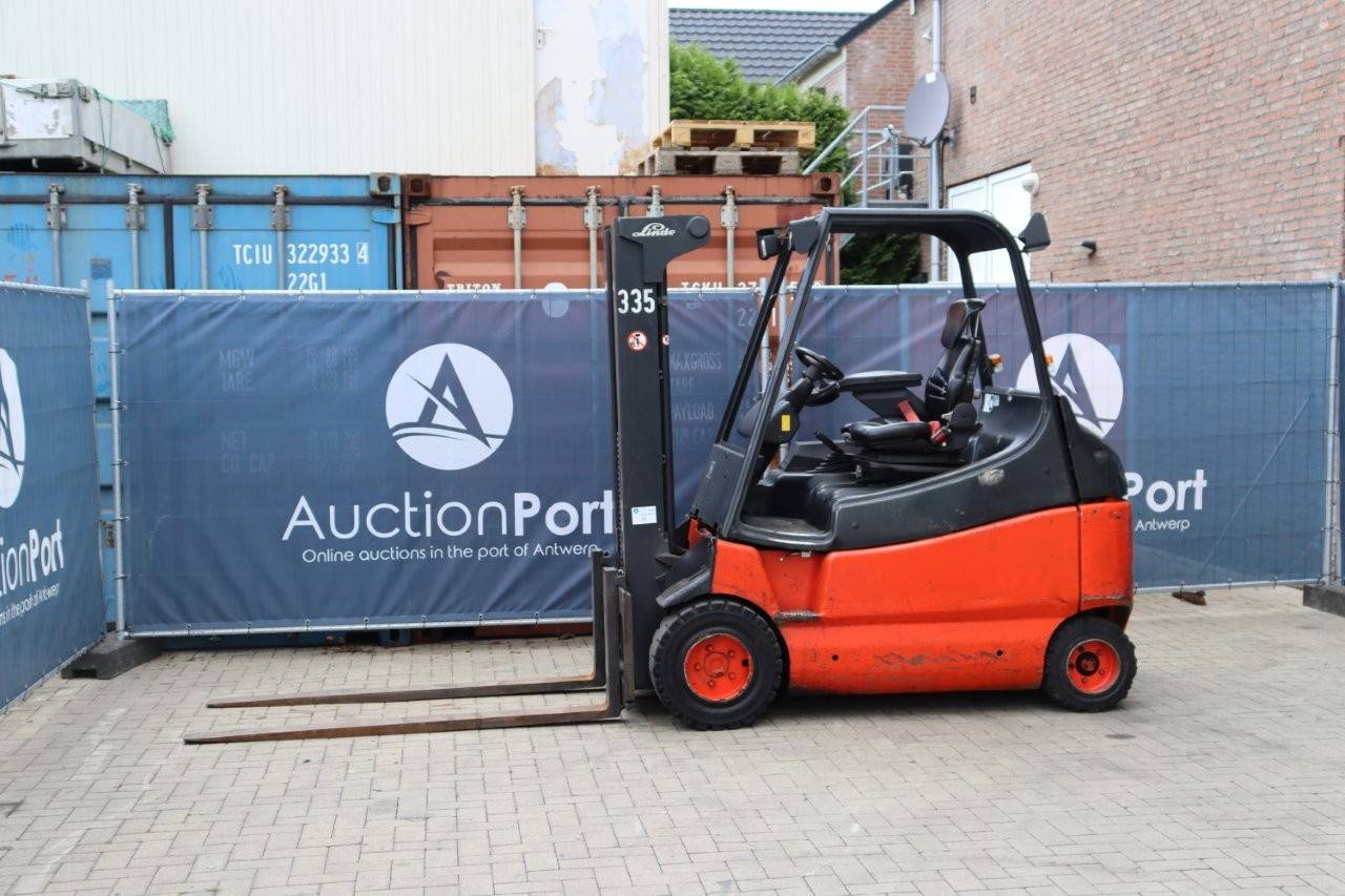 Forklift Linde E30 / 03 / 600 Electric 3000kg 3.25m 2005 image