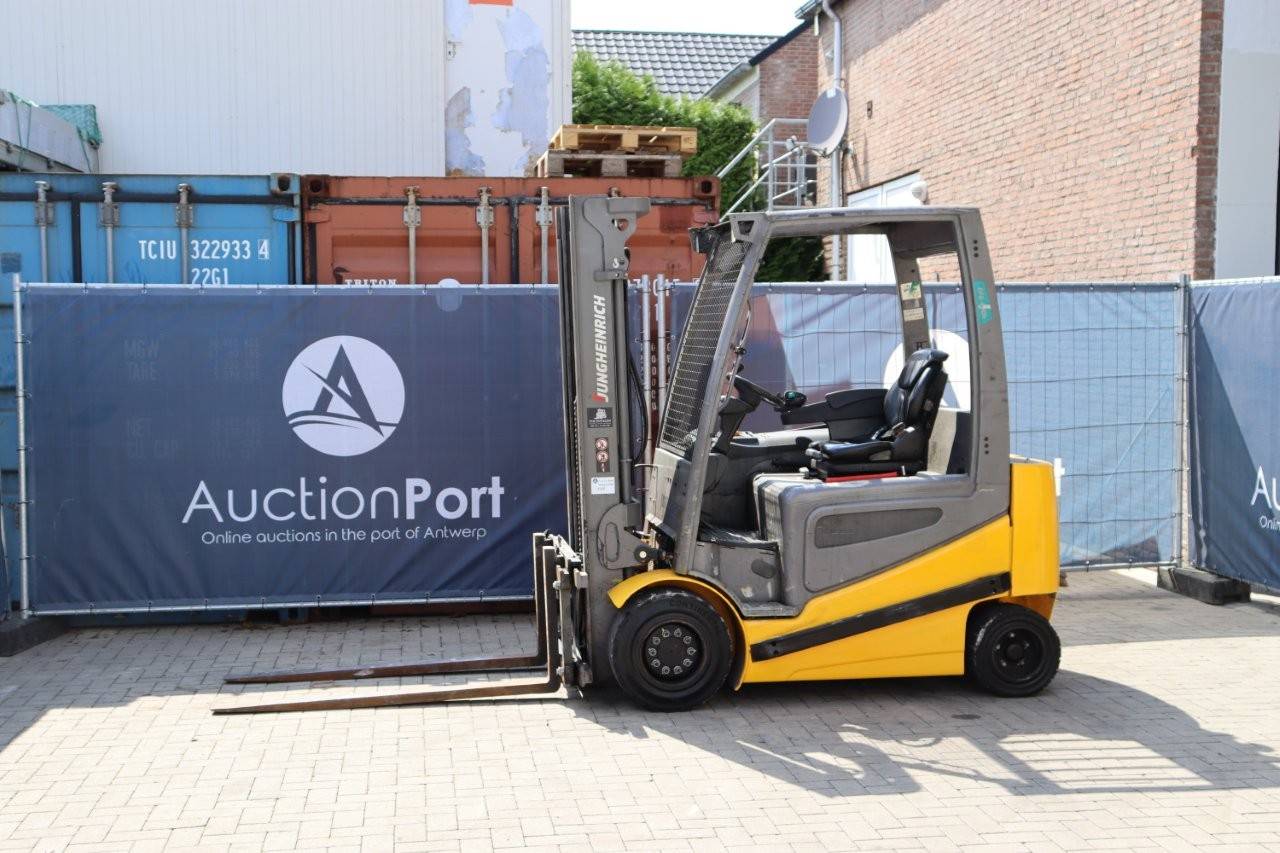 Heftruck Jungheinrich EFG 430k Elektrisch 3000kg 3.0m 2018 image