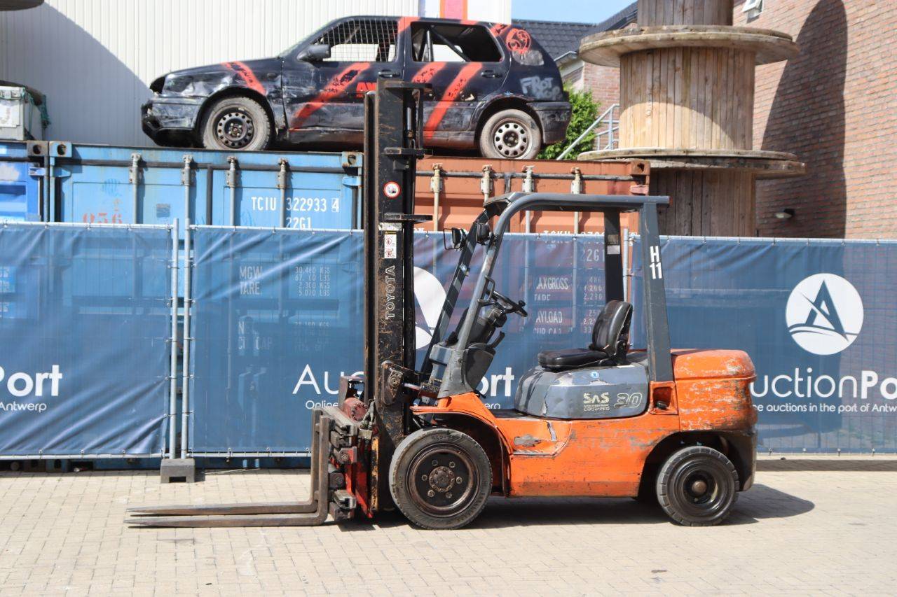 Forklift Toyota 02-7FDF30 Diesel 3000kg 4.5m 2006 image