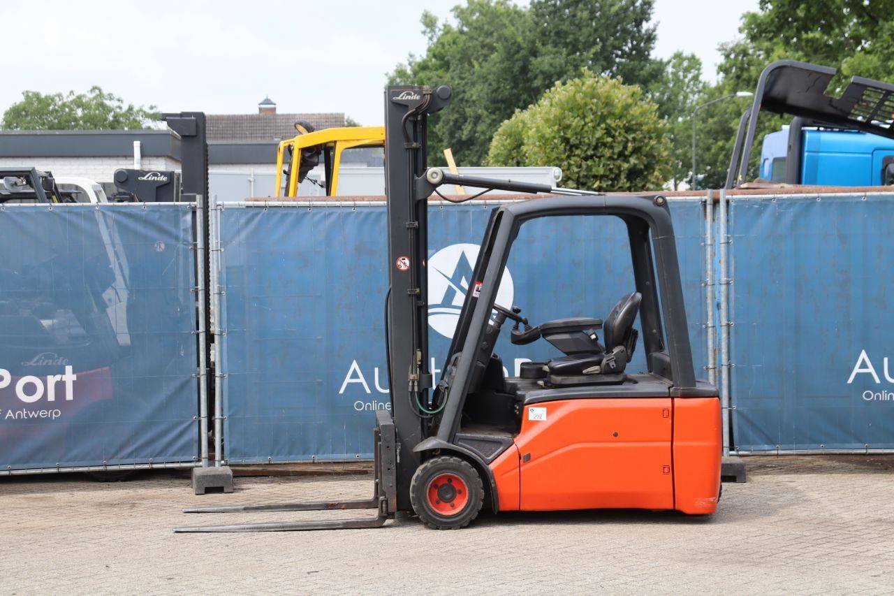 Forklift Linde E20L-01 Electric 2000kg 6.92m 2011 image