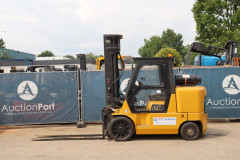 Forklift Caterpillar GC70K5 LPG 6700kg 2013