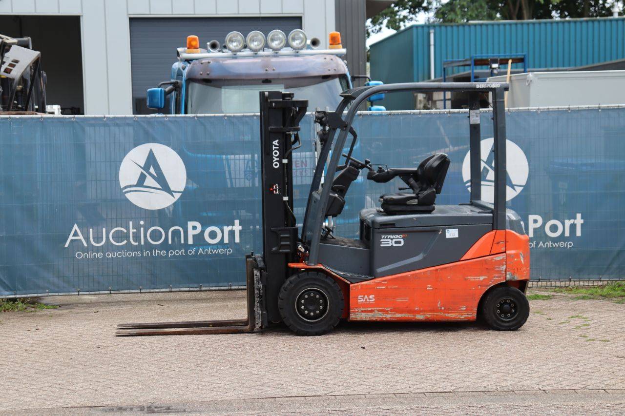 Forklift Toyota 8FBMT30 Electric 3000kg 4.3m 2017 image