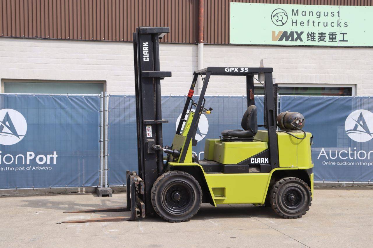 Forklift Clark GPX 35 LPG LPG 3500kg 4.38m image