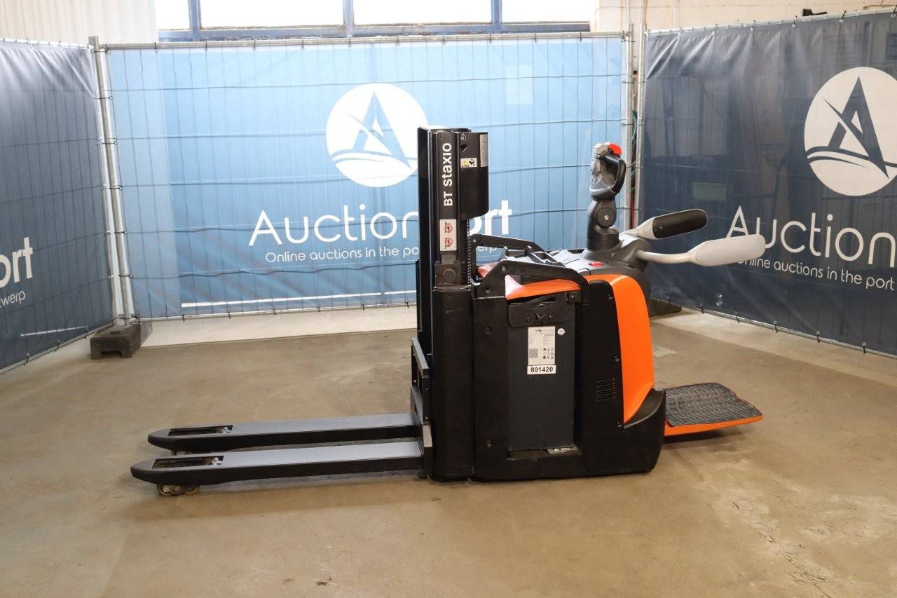 Toyota SPE200D Electric Stacker 1000kg 2.0m 2021 image