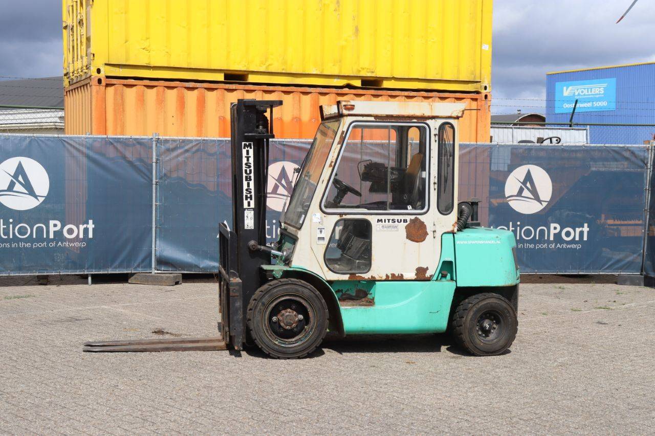 Forklift Mitsubishi FD-30 Diesel 3000kg 1995 image