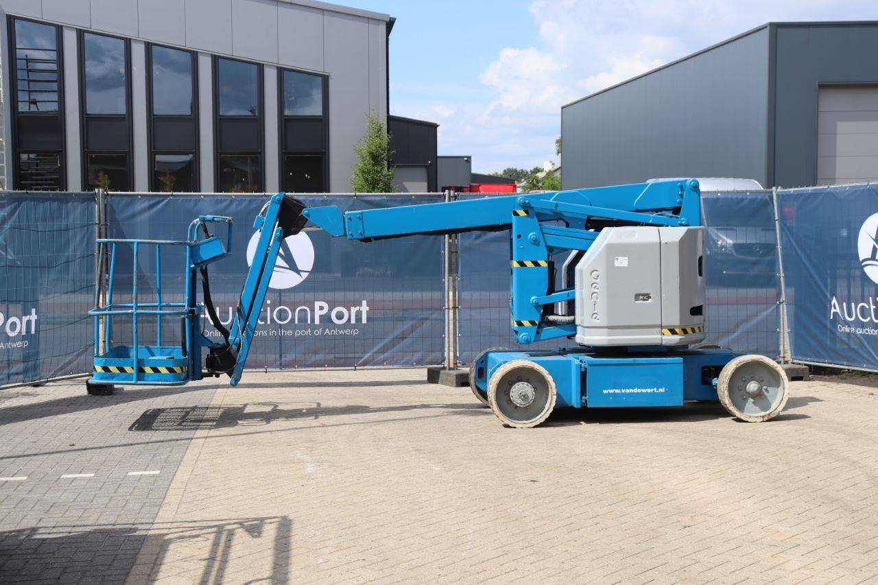 Genie Z-34/22 Electric Articulated Boom Lift 12.52m 2000 image