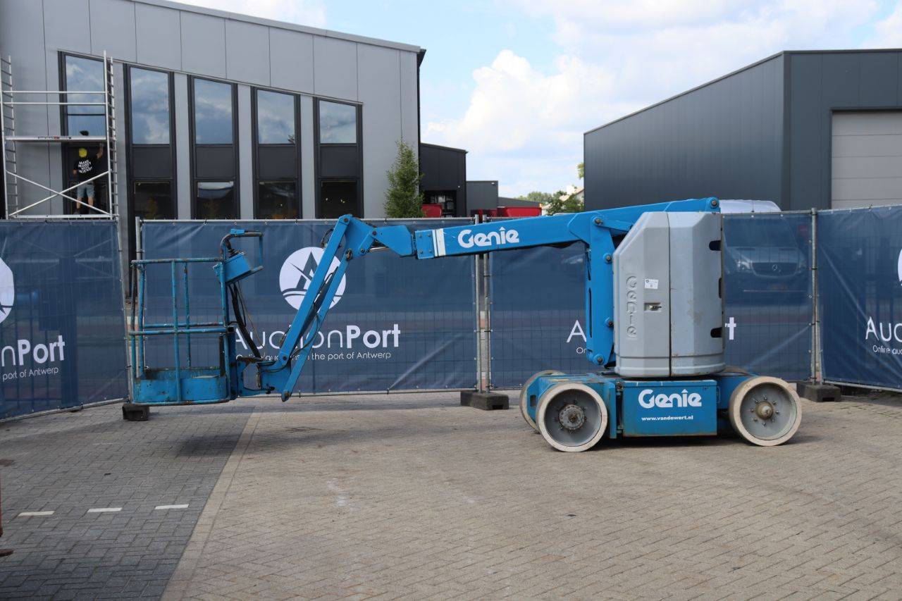 Genie Z-30-N Electric Articulating Boom Lift 11.14m 1996 image