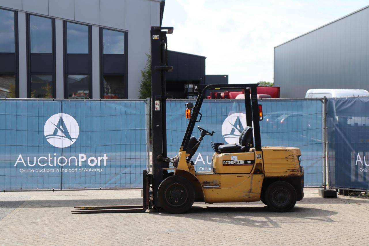 Forklift Caterpillar DP30 Diesel 3000kg 5.0m 1997 image