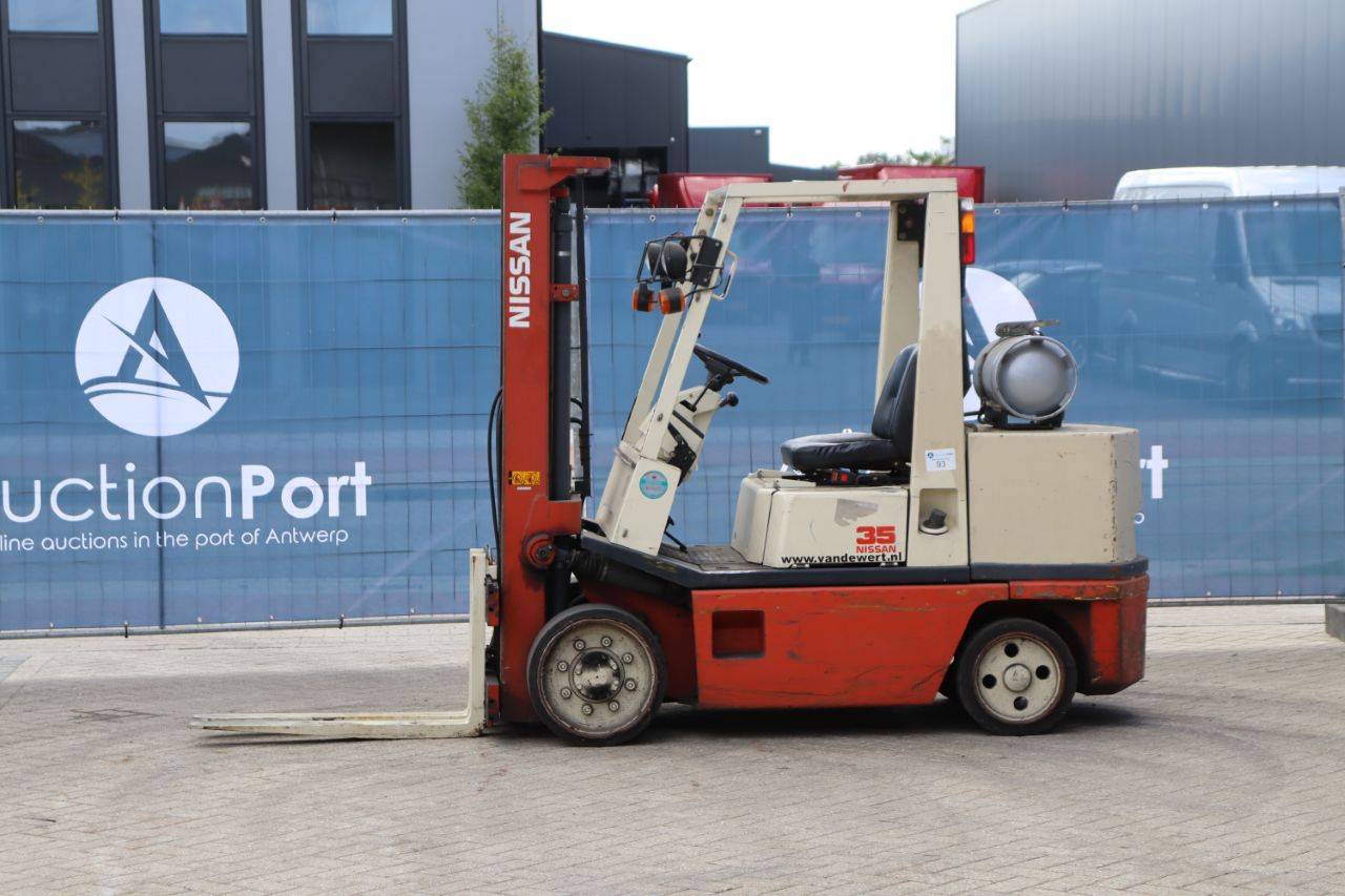 Forklift Nissan KCUGH02F350 LPG 2250kg 3.1m 1995 image