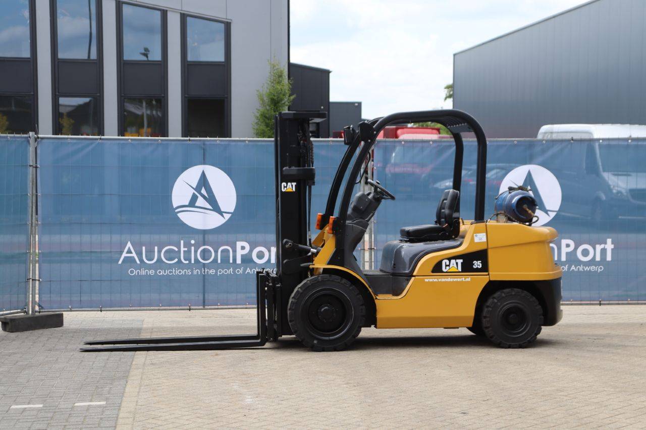 Forklift Caterpillar GP35N LPG 3500kg 4.4m 2008 image