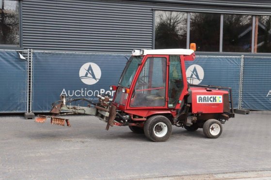 Sweeper Toro GROUNDMASTER 4000D Diesel 2008 Toro GROUNDMASTER 4000D 2008 2 image 16