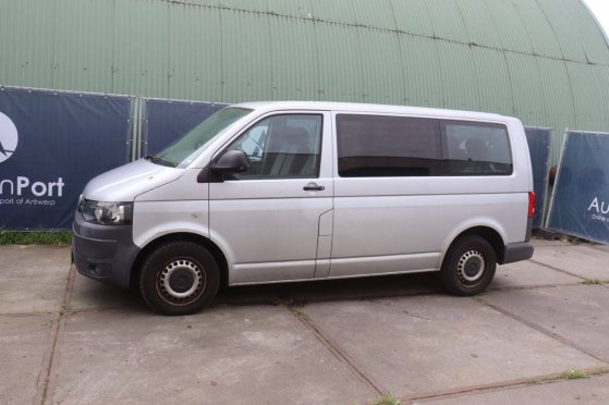 Volkswagen Caravelle Kombi Comfortline Diesel 102hp Van 2013 (Margin) Volkswagen Caravelle Kombi Comfortline 2013 2 Closed...