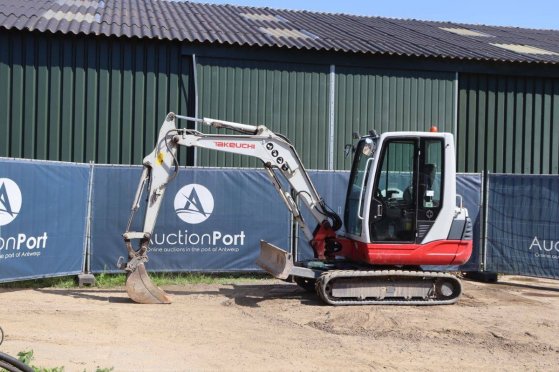 Crawler excavator Takeuchi TB235 Diesel 22kW 2014 TB235 2014 2 Crawler Excavators