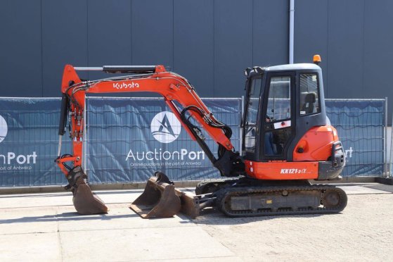 Crawler excavator Kubota KX121-3α Diesel 29.4kW 2015 KX121-3α 2015 2 Crawler Excavators