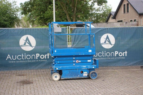 Skyjack SJ III Scissor Lift 3219 Electric 227kg 7.8m 2015 Skyjack SJ III 3219 2015 2 Scissor Lifts