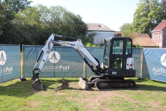 Crawler excavator Bobcat E32 Diesel 24kW 2016 E32 2016 2 Crawler Excavators image 16