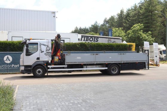 Volvo FL 240 Diesel Crane Truck 2011 FL 240 2011 2 Crane trucks