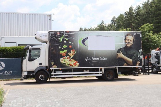 Box truck Volvo FL240 refrigerated Diesel 2012 FL240 frigo 2012 2