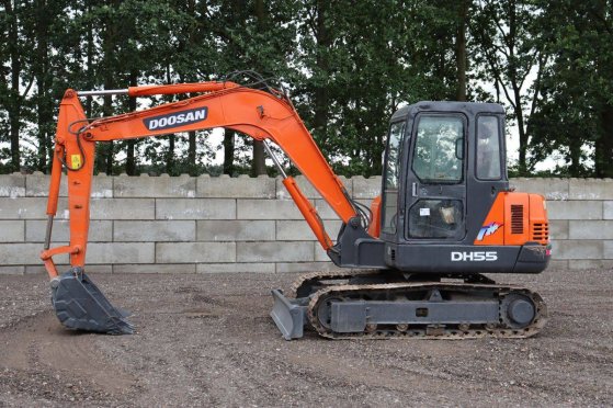 Doosan DH55-V Crawler Excavator Diesel 40kW 2010 Doosan DH55-V 2010 2 Crawler Excavators