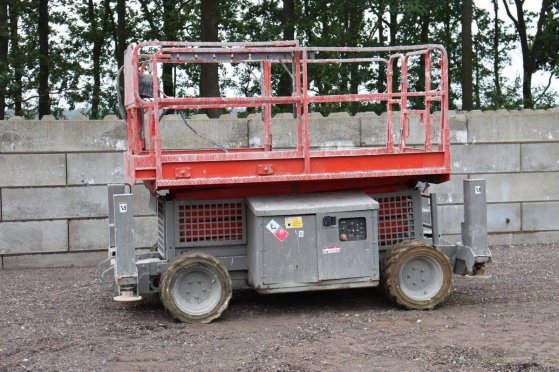 Scissor lift JLG 260MRT Diesel 570kg 9.92m 2006 260MRT 2006 2 Scissor Lifts